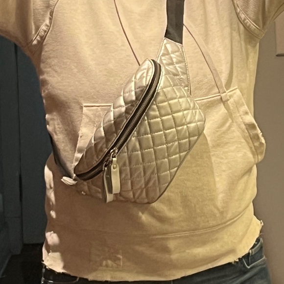 Silver Quilted Crossbody Bag / Fanny pack - Picture 1 of 8